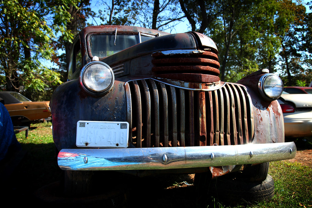 Vintage car Melvin's Auto Sales in Amherst, VA American Backroom
