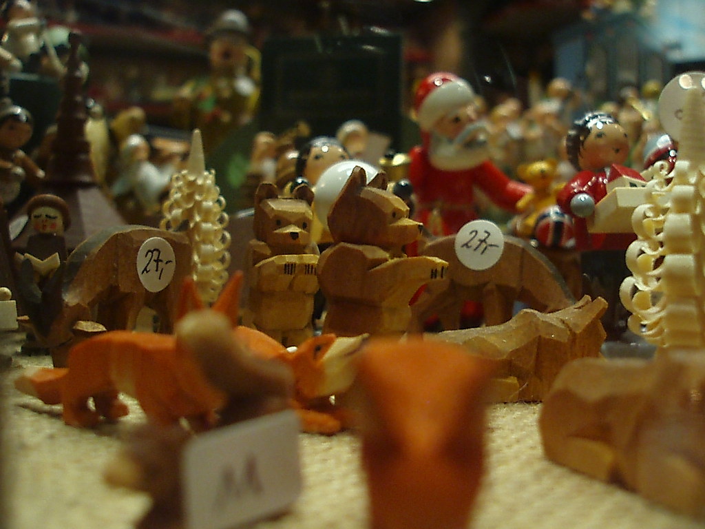 Miniature wooden figurines Jessamy & Geraldine Flickr