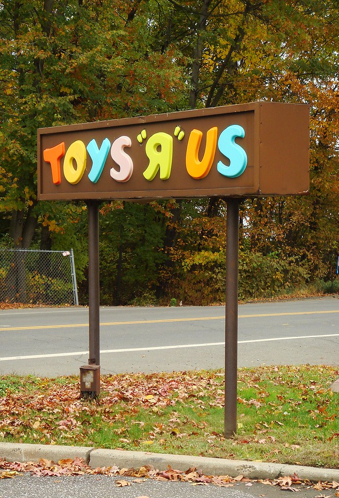 1980's Toys "R" Us Sign In Nanuet A brownclad sign and no… Flickr