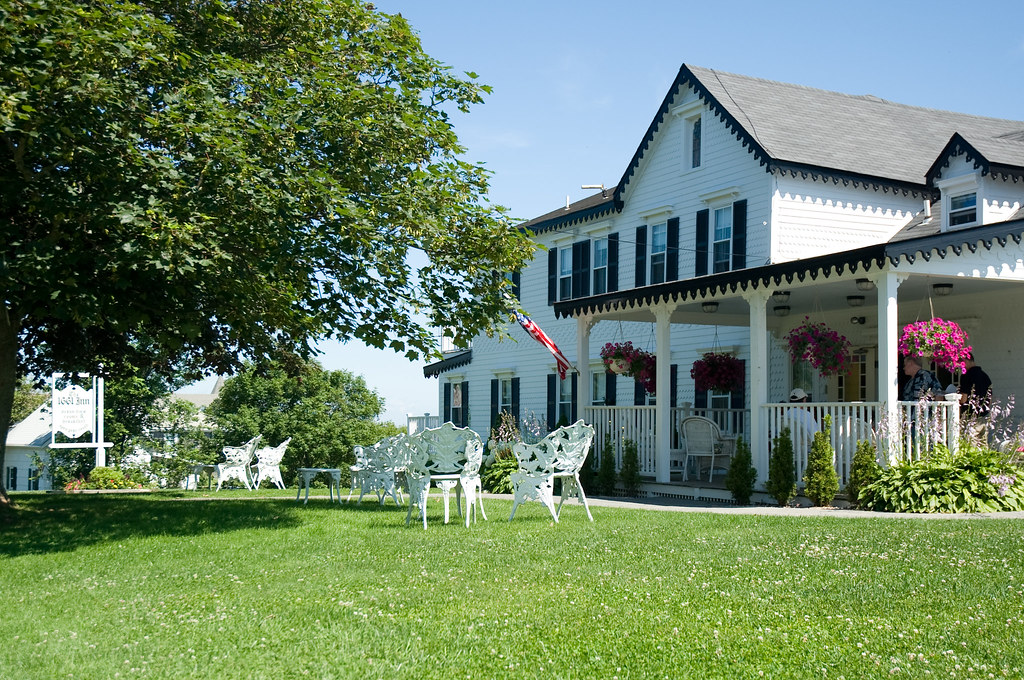 Block Island 1661 Inn Block Island, RI Heather Katsoulis Flickr