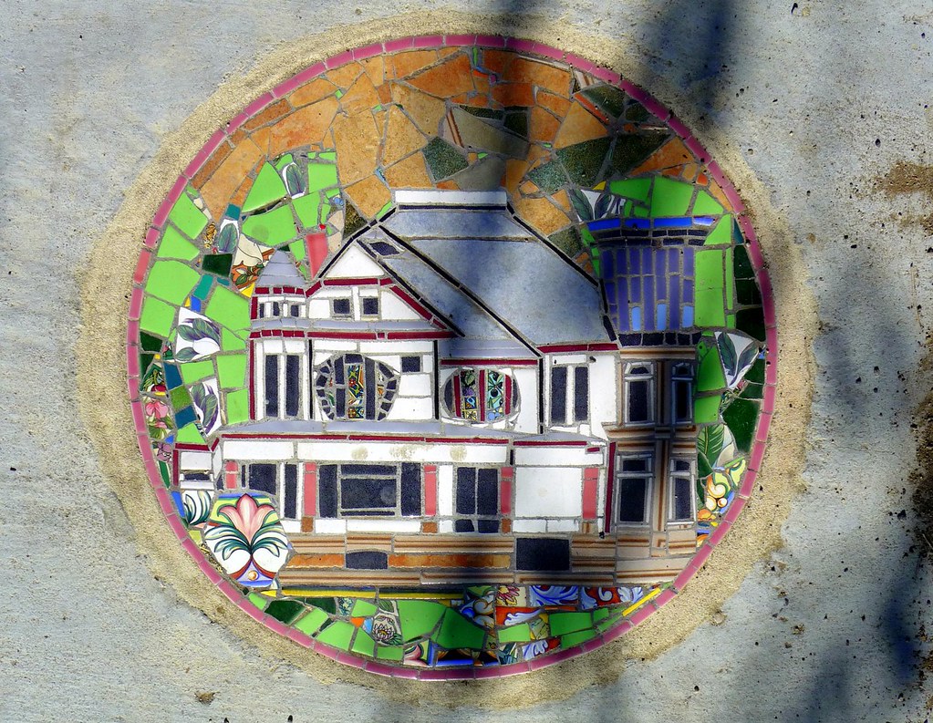Sidewalk Mosaic of the Historic Piru Mansion The town of P… Flickr