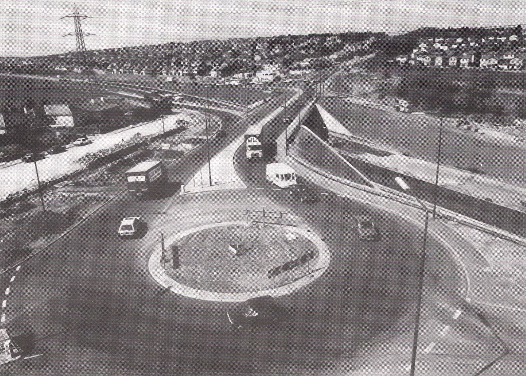 Biggar Road roundabout junction with Edinburgh Bypass A701… Flickr
