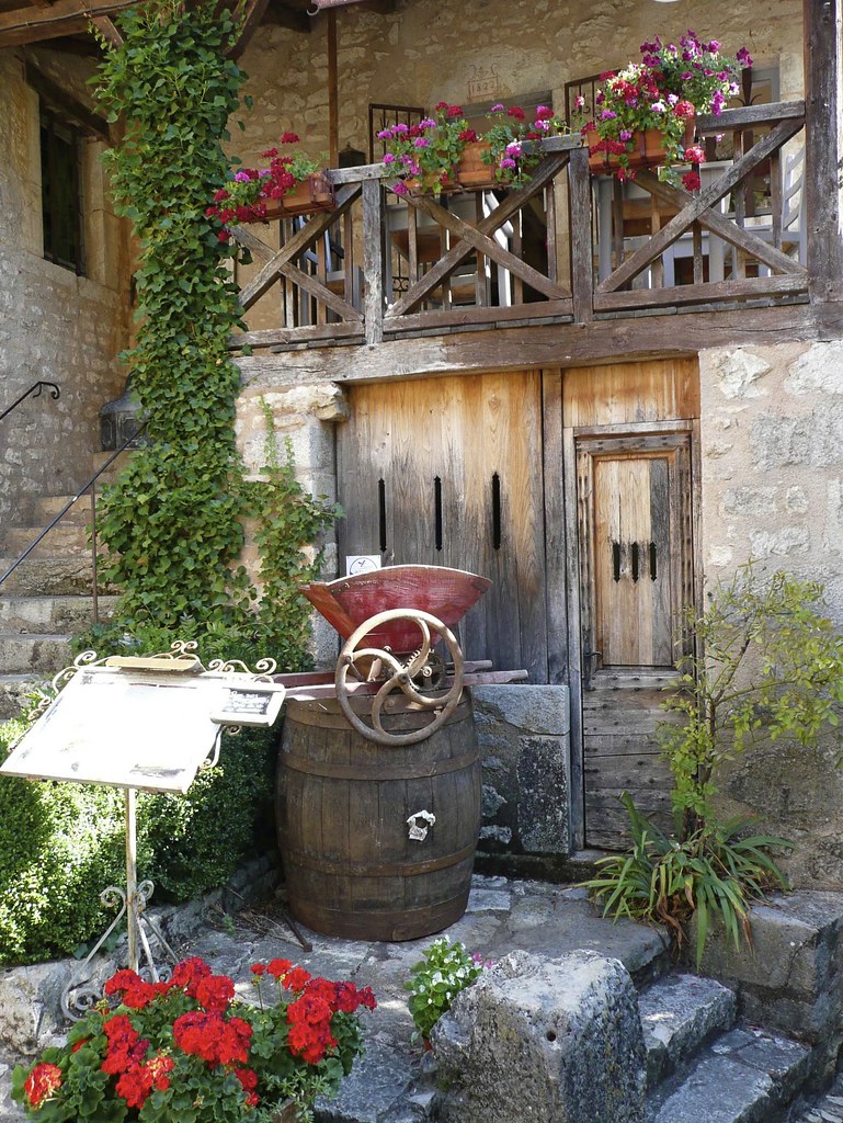 St Cirq Lapopie A cute house in St Cirq Lapopie Jane drumsara Flickr