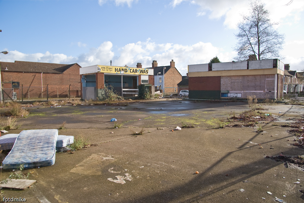 Ampthill Road, Bedford _G102592 No doubt waiting for redev… Flickr