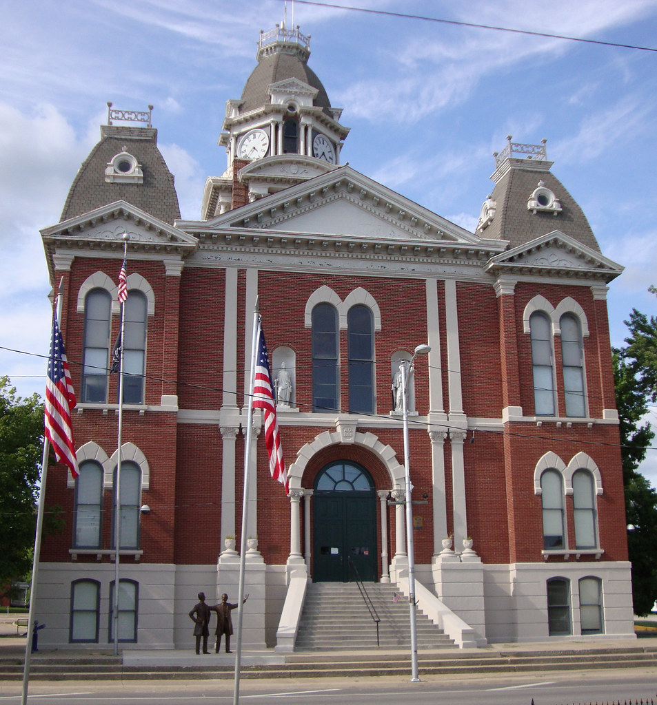 Shelby County Courthouse (Shelbyville, Illinois) Located o… Flickr