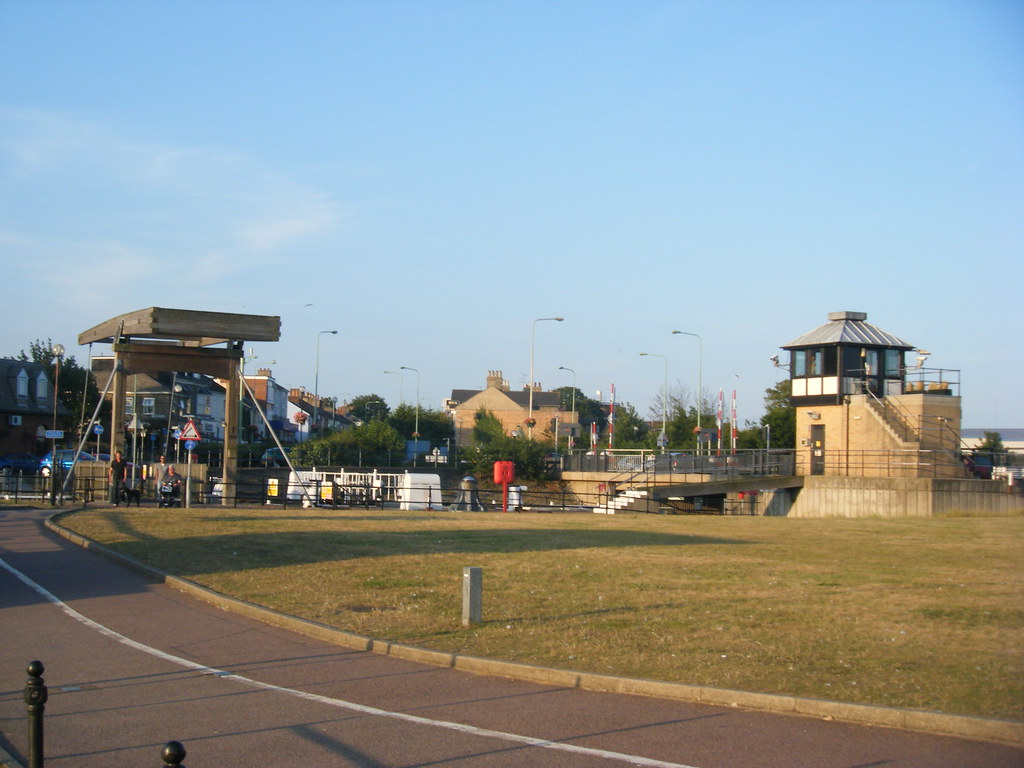 Bridges at Oulton Broad a photo on Flickriver