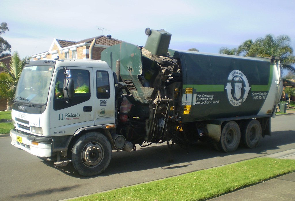 Liverpool Garbage I think there about 6 or 7 of these side… Flickr