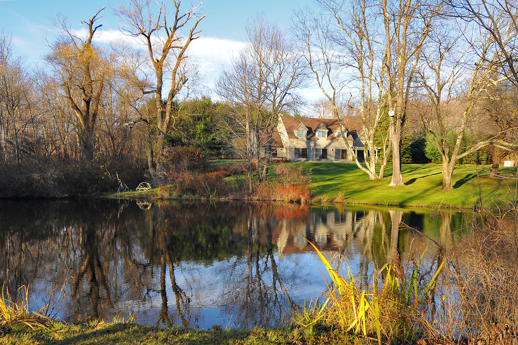 N 013c A pond in Roxbury Vince Montalbano (autofocus) Flickr