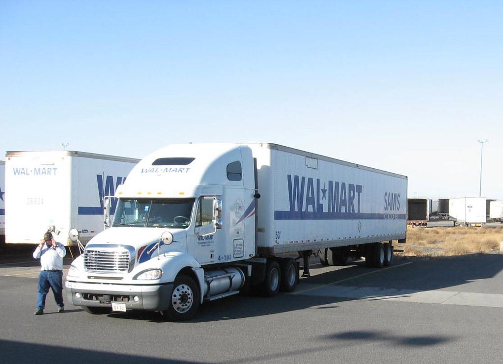 WalMart Freightliner Columbia, Truck 4*1848 WalMart 2004… Flickr