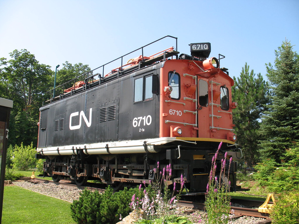 CN6710 4 CN 6710 boxcab at AMT DeuxMontagnes train stati… Flickr