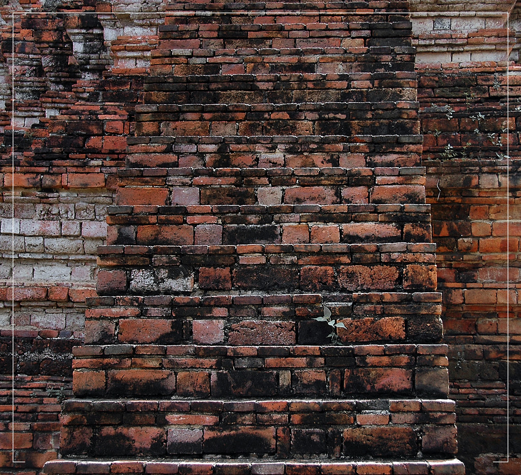 brick stair with brick wall behind in ayuthuya. d.teil Flickr