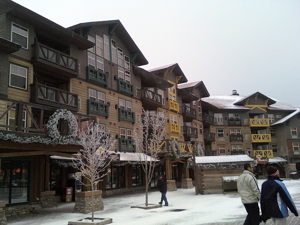 Snowshoe Mountain Shops A view of the mountain village at … Flickr