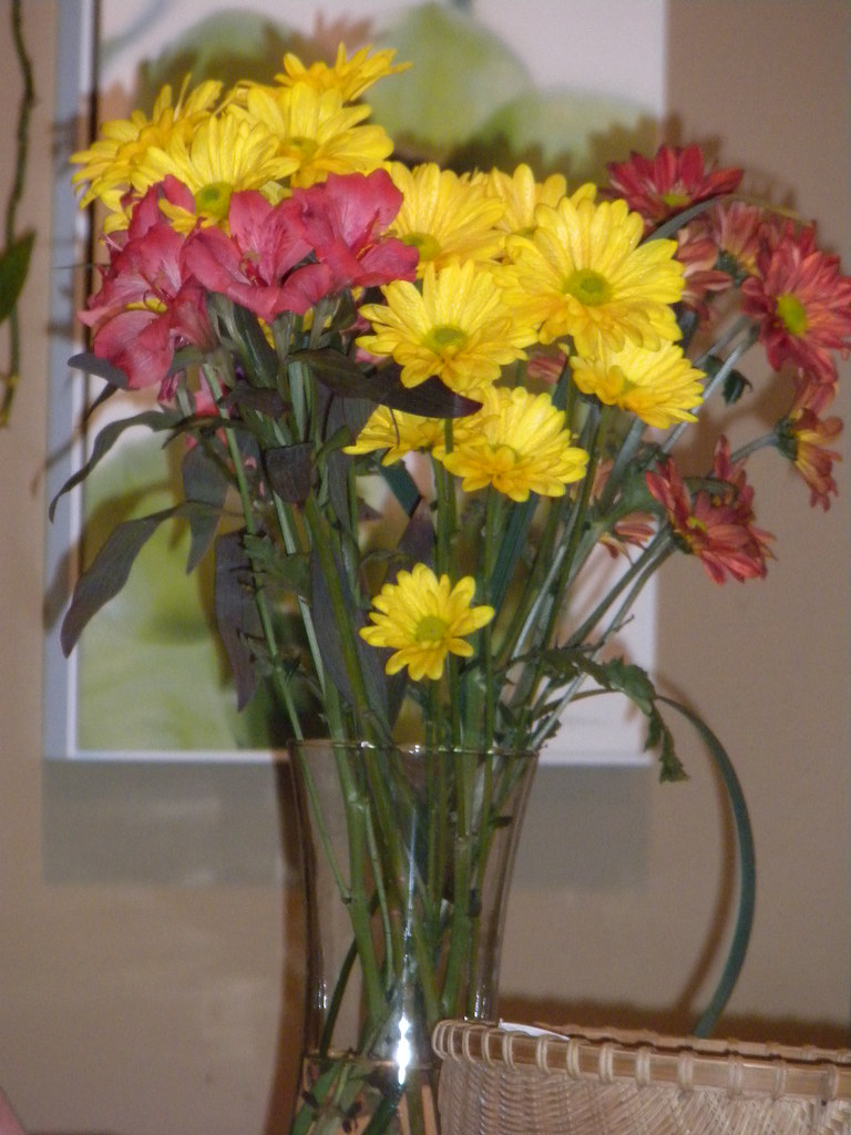kitchen table flowers MadKittyMedia Flickr