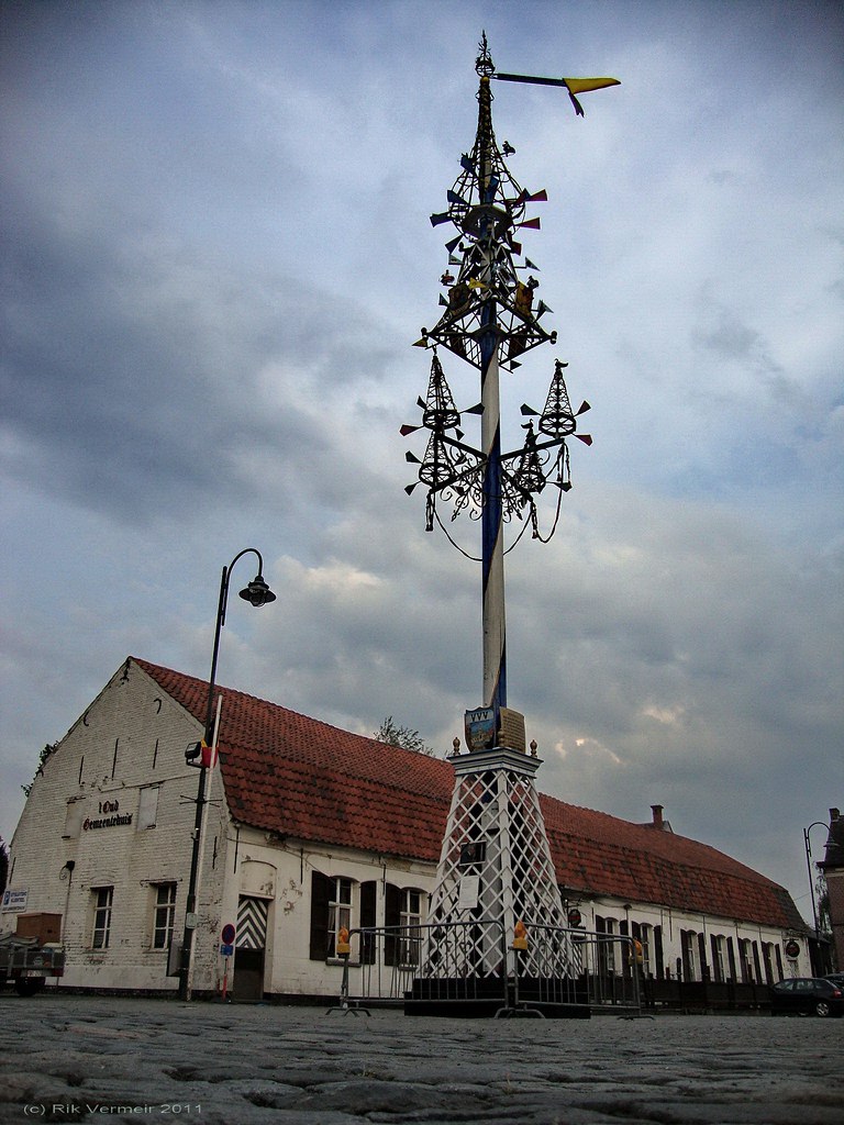 't Oud Gemeentehuis, Wieze a photo on Flickriver