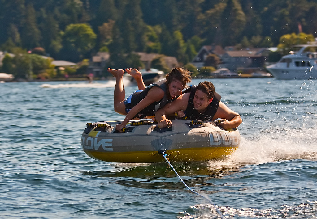 tubing_2 Tubing on Lake Washington Crispimagery Flickr