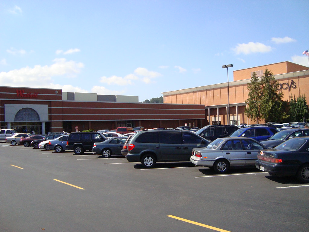 DSC00984 Parking Lot at Westfield Southcenter Shopping M… Flickr