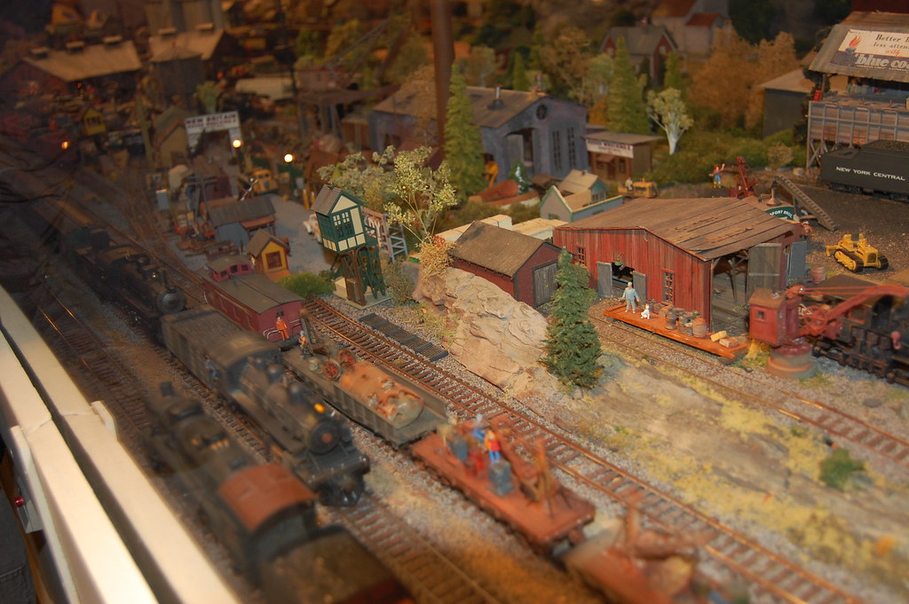 Model Train Exhibit Model train exhibit at the Connecticut… Flickr
