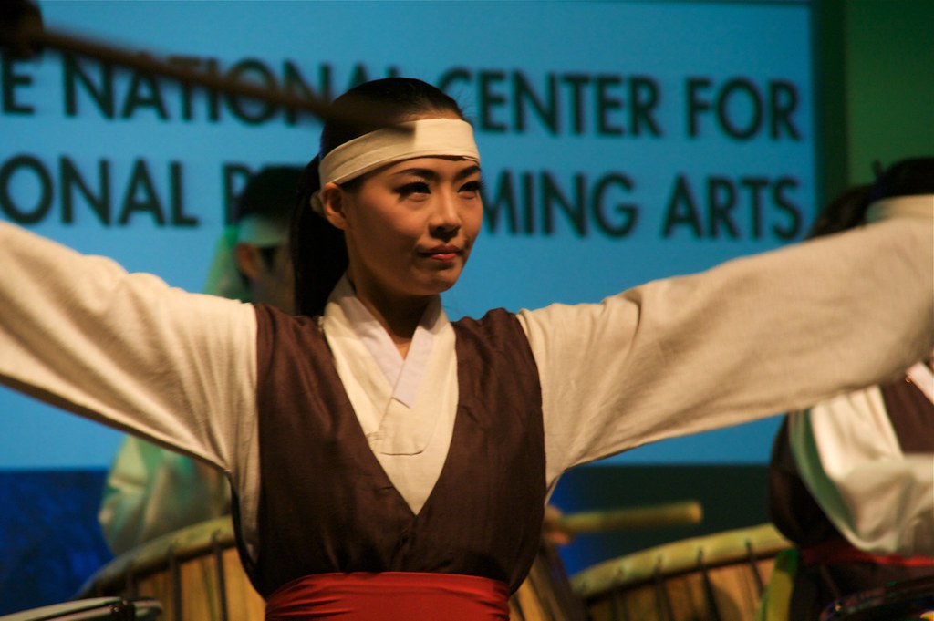 Korean Folk Drumming Fantastic Korean drummers performing … Flickr