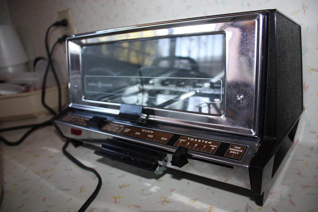 General Electric Deluxe Toaster Oven Jessica Flickr