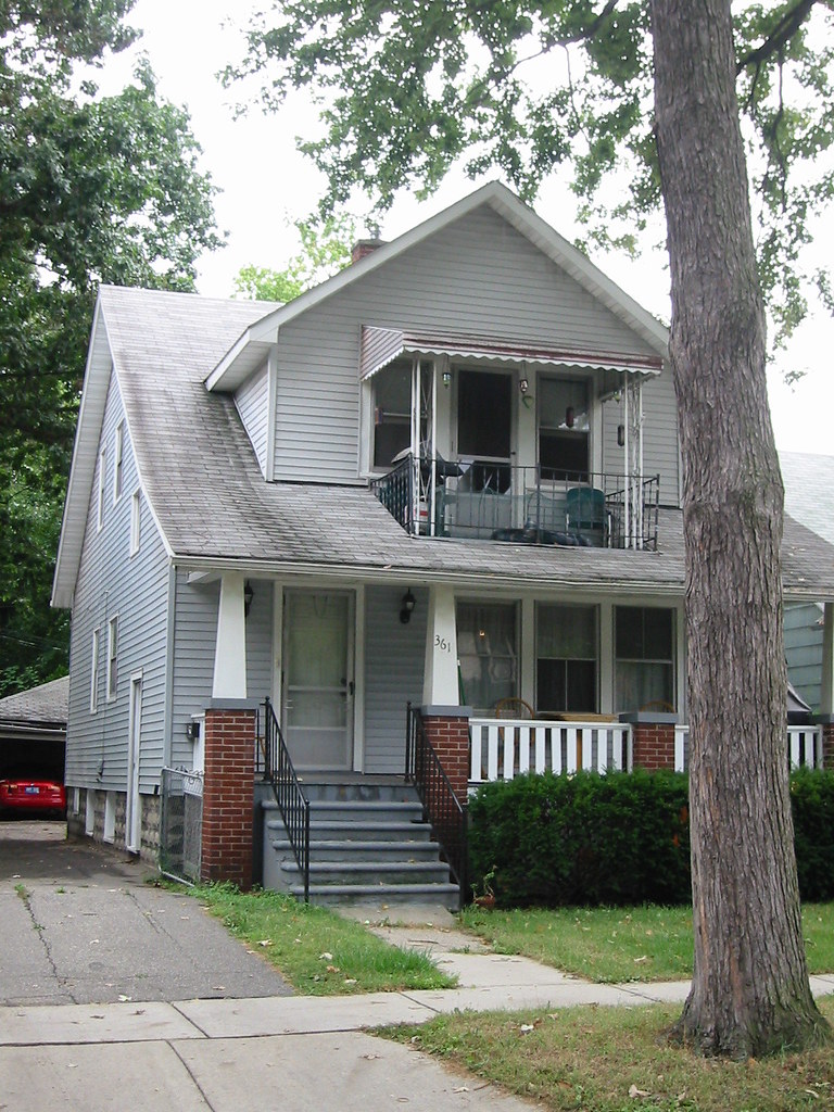 Marge and The duplex on Chesterfield Street in F… Flickr