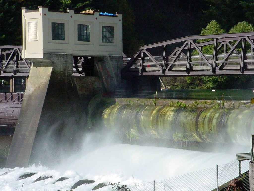 dam Best damn dam on the McKenzie River! At Leaburg Resevo… Flickr