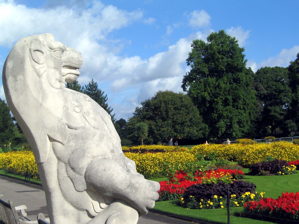 Lion statue and flower beds, Kew Gardens Ruth Hartnup Flickr