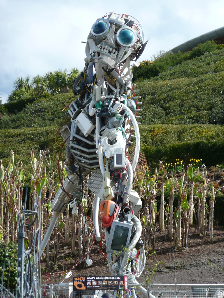 Eden Project 117 A sculpture called Weee Man at the Eden P… Flickr