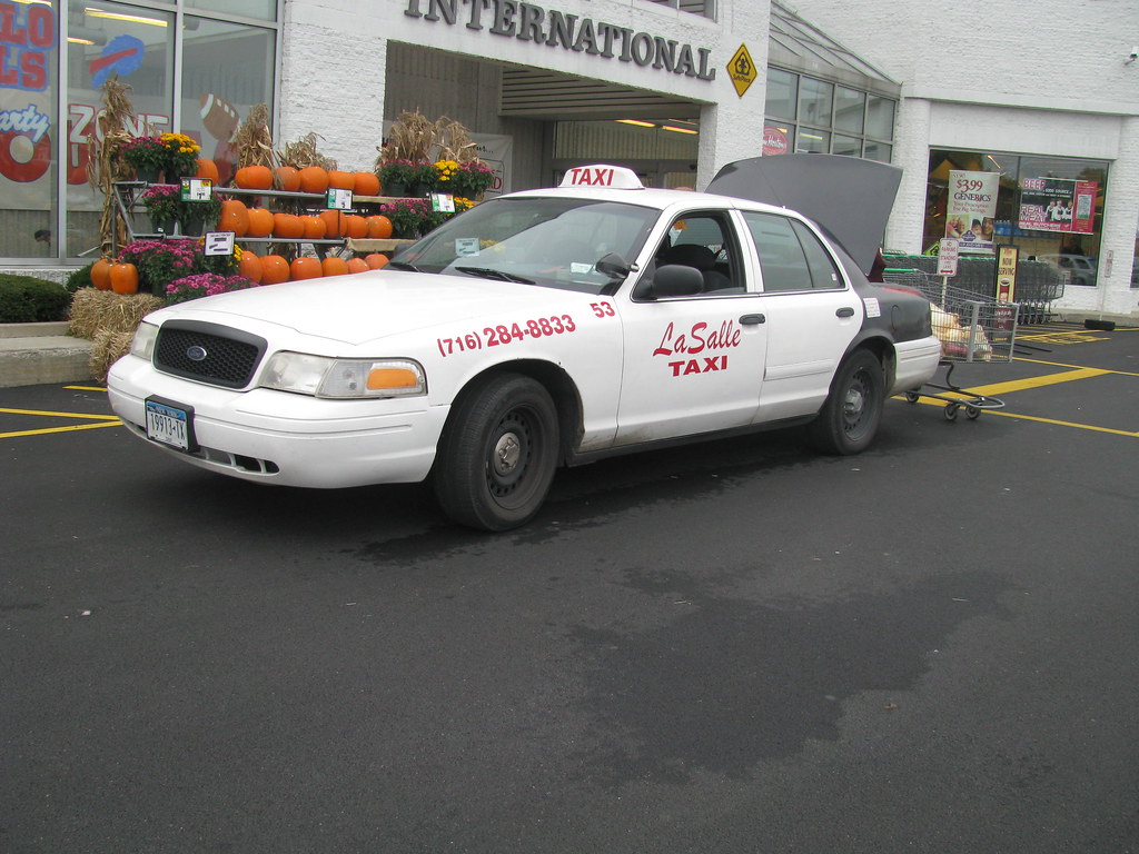 La Salle Taxi in Niagara Falls, NY This was at Tops Intern… Flickr