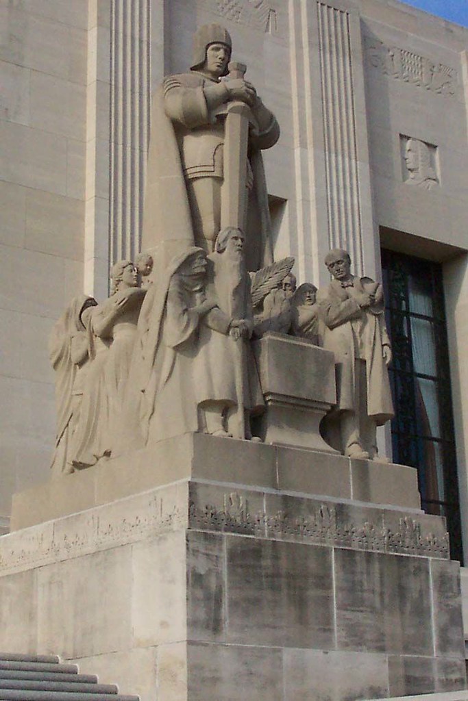 Louisiana State Capitol, Baton Rouge Monumental statues fl… Flickr