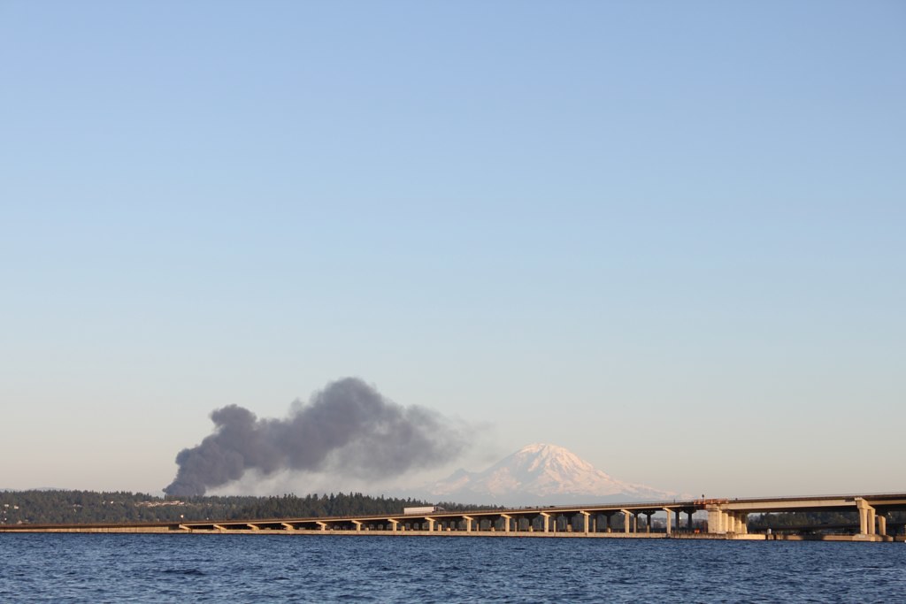 Apartment Fire in Renton Washington Mt Rainier in the back… Flickr