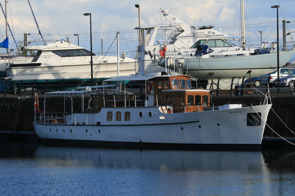 IMG_1361 Ardrossan Marina Llanthony, and Hugo Boss yacht… Flickr