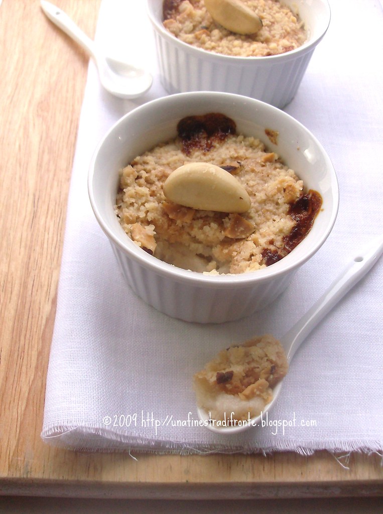Crumble di annona e noci brasiliane Recipe © unafinestradi… Flickr