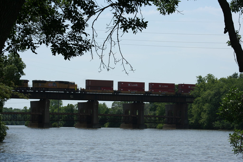 Biking Fox River Trail Along the Fox River Trail, Geneva, … Flickr