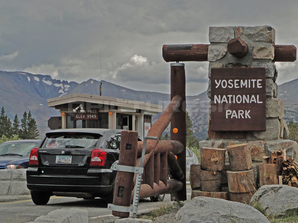 Tioga Pass Entrance Tioga Pass (el. 9,943 ft. / 3,031 m.) … Flickr