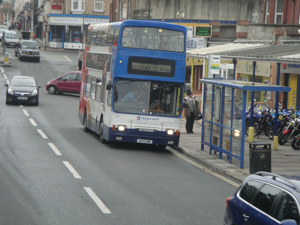 J825HMC Torquay Road, Paignton, November 2009. The conve… Flickr
