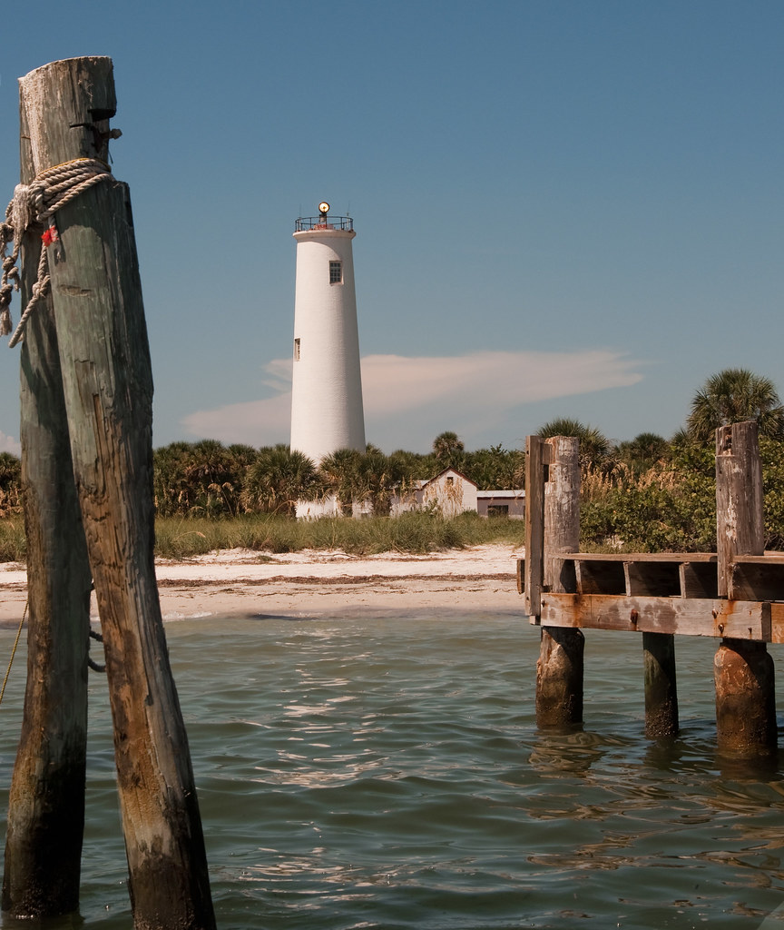 EgmontKeyLighthouse Lighthouse on Egmont Key, Florida. Flickr