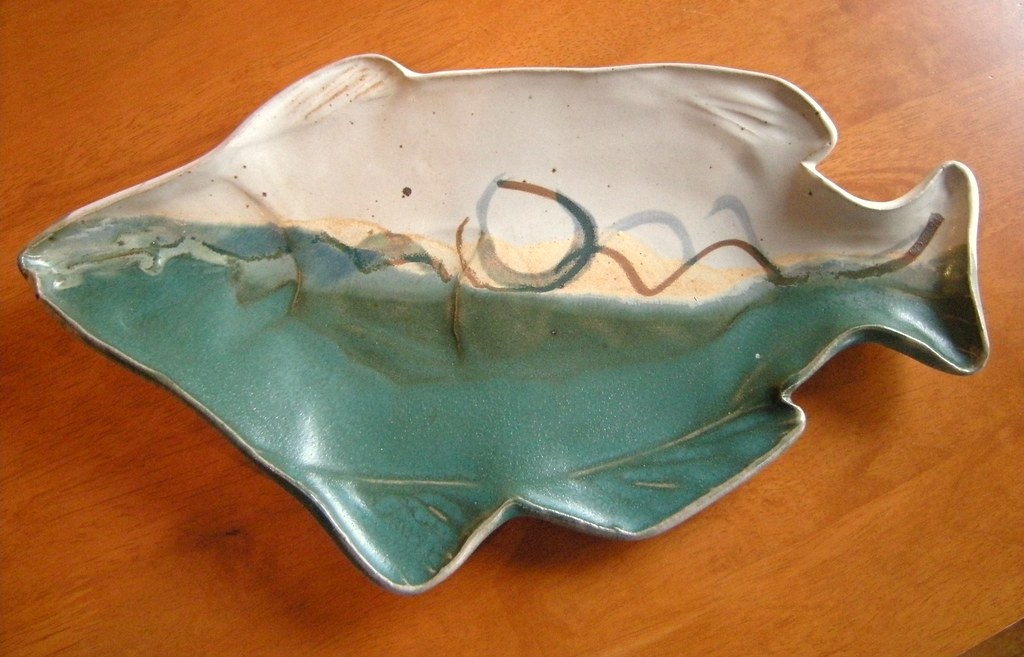 fish platter (pottery) 8.00 dimensions 13.5L x 8W Flickr