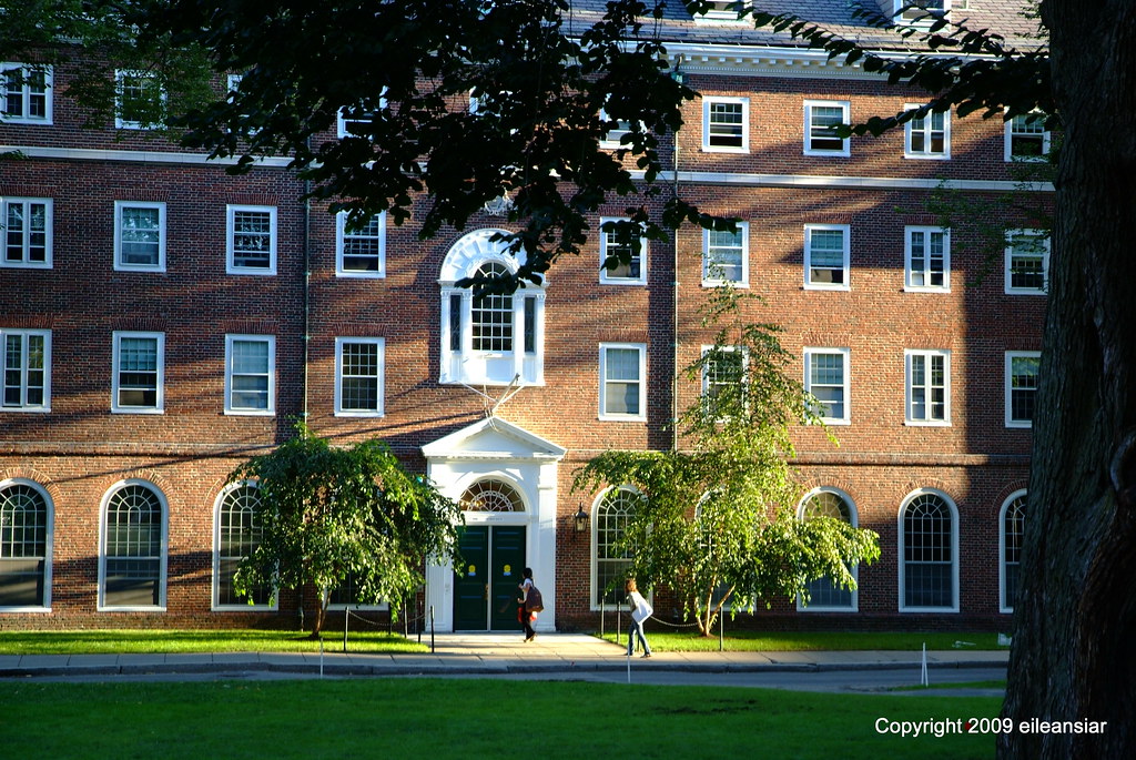Standish House, one of Harvard's upperclass river houses a… Flickr