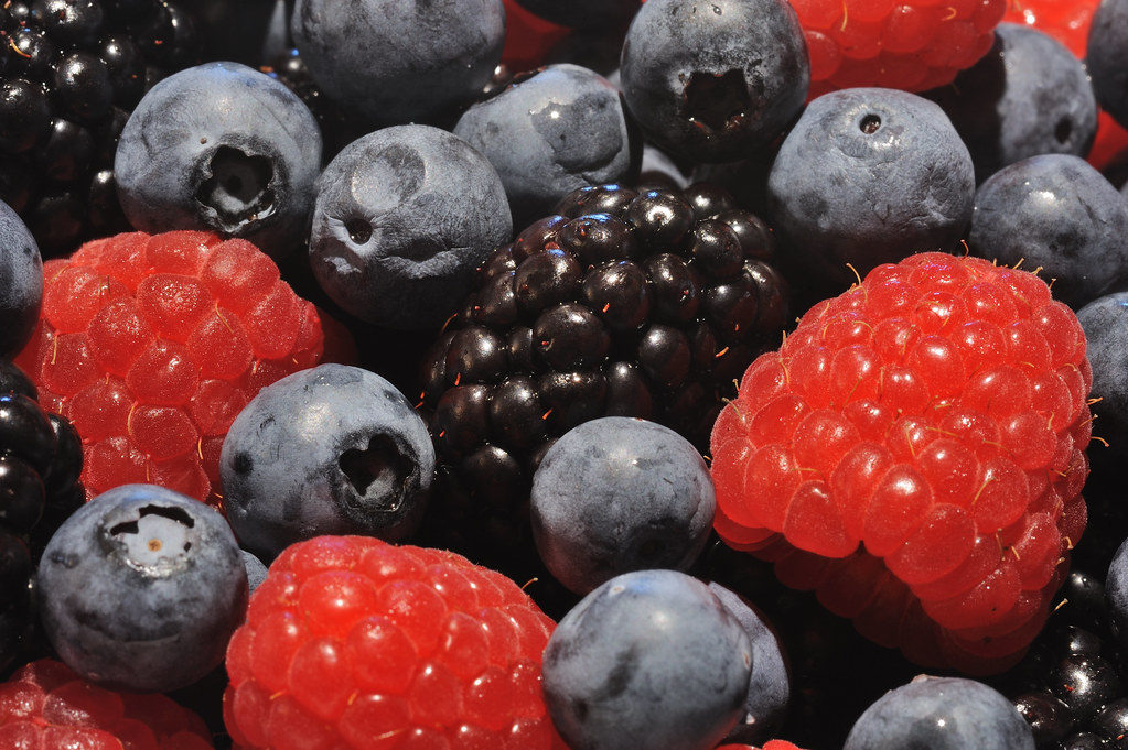 20110618 Blueberries, Blackberries & Raspberries Flickr