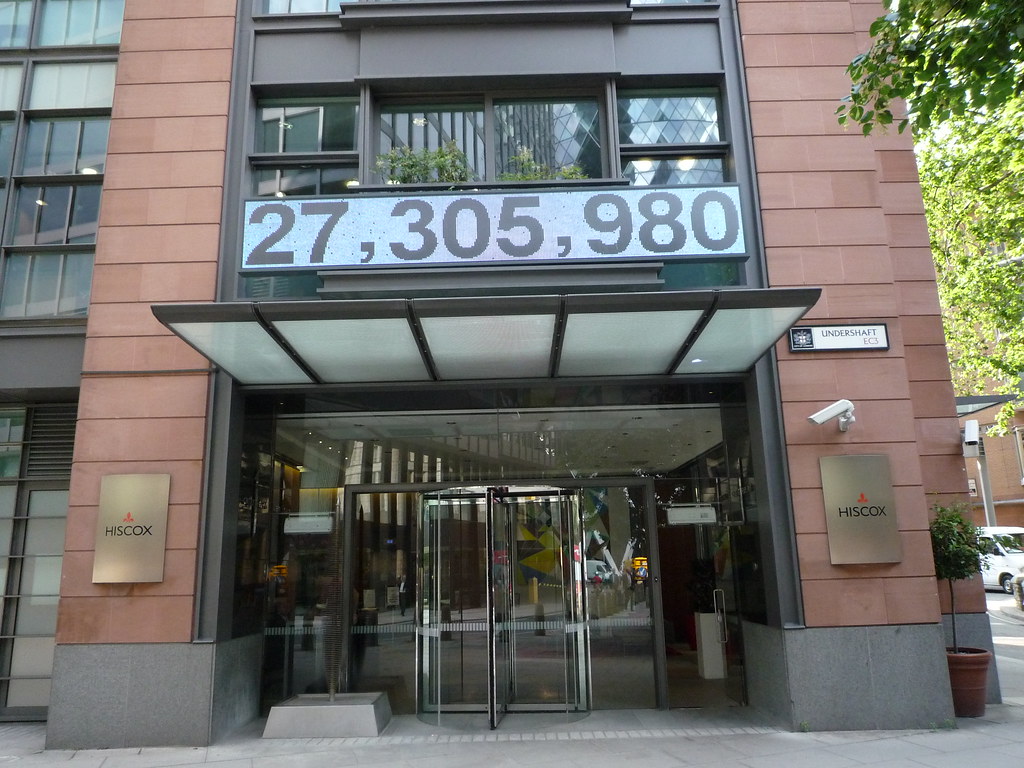 Hiscox The timer on the Hiscox building in Great St Helens… Flickr