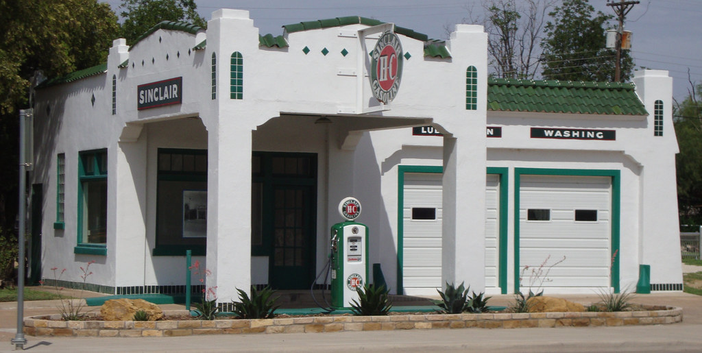 Old Sinclair Gas Station (Albany, Texas) Located on the co… Flickr