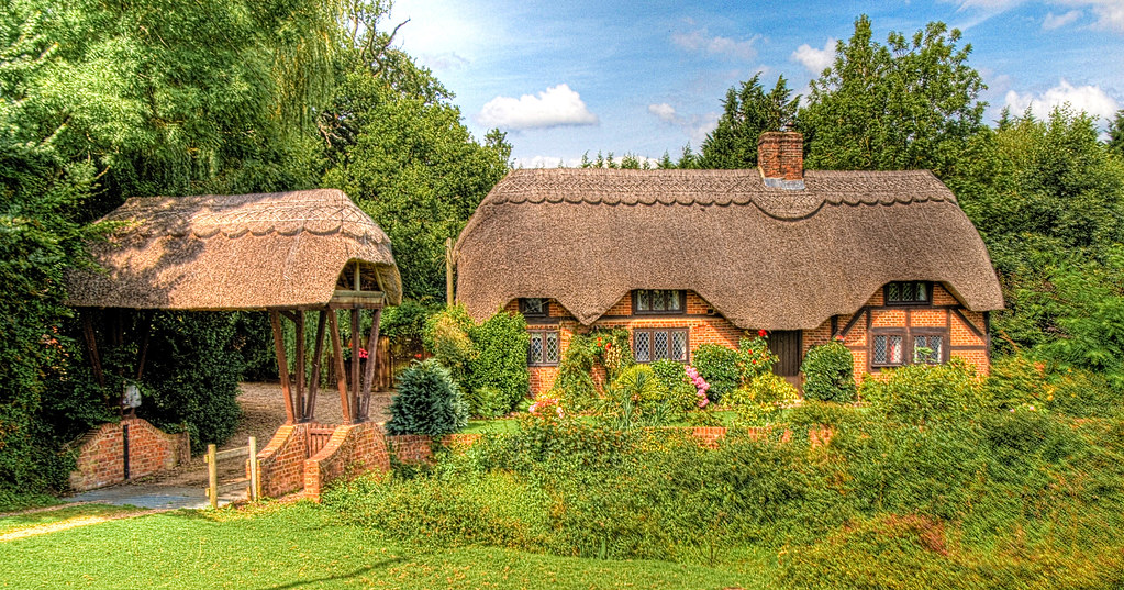 Thatched cottage in the New Forest, Hampshire Anguskirk Flickr