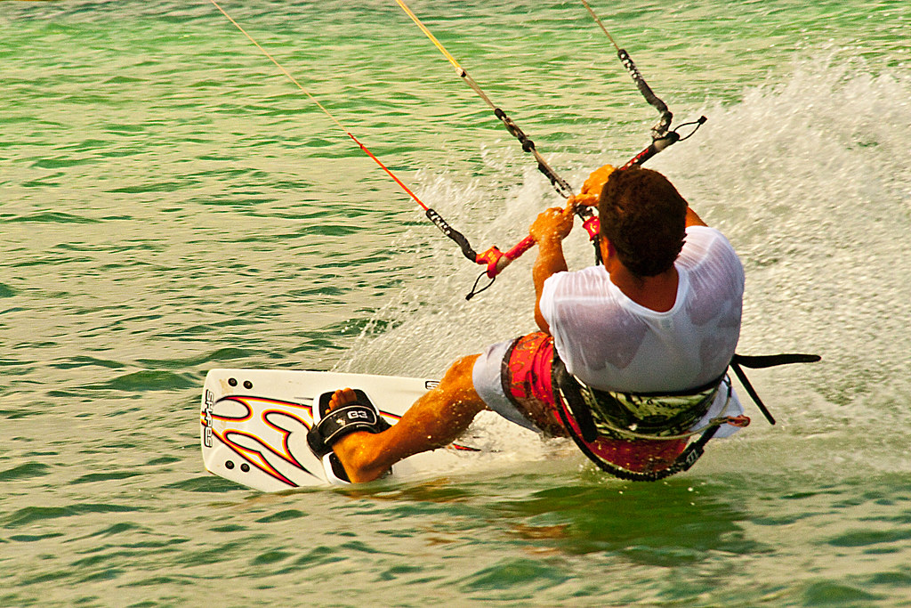 slide MODE ON Kitesurfing Cunit, Tarragona Adrián Muñoz Martínez
