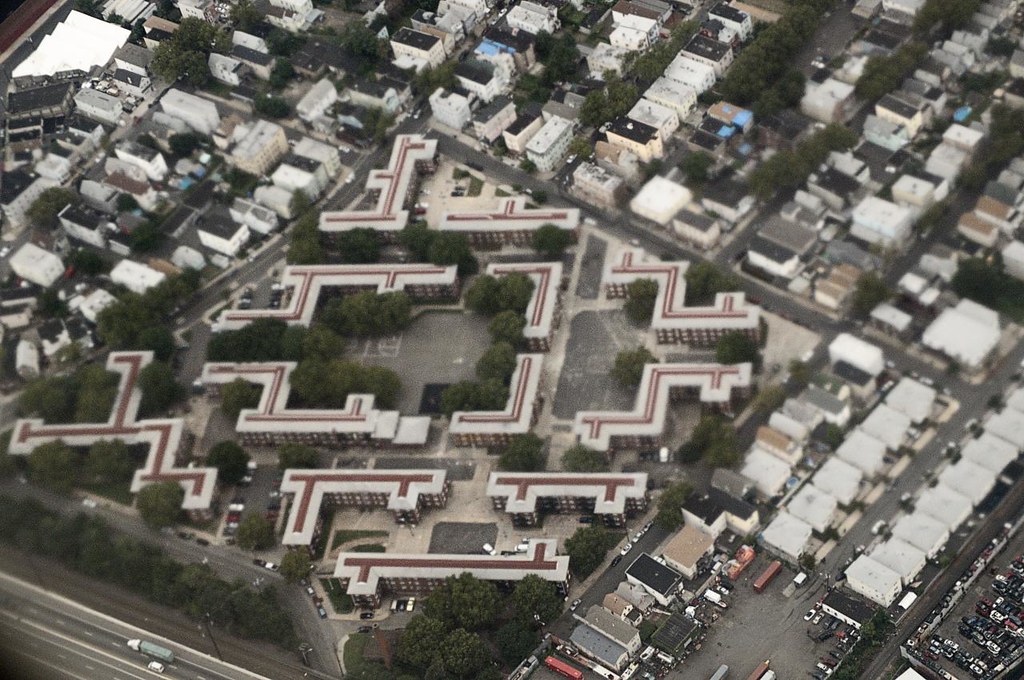 _HL22382ppnx2 This is the John W Hyatt Court public housâ€¦ Flickr