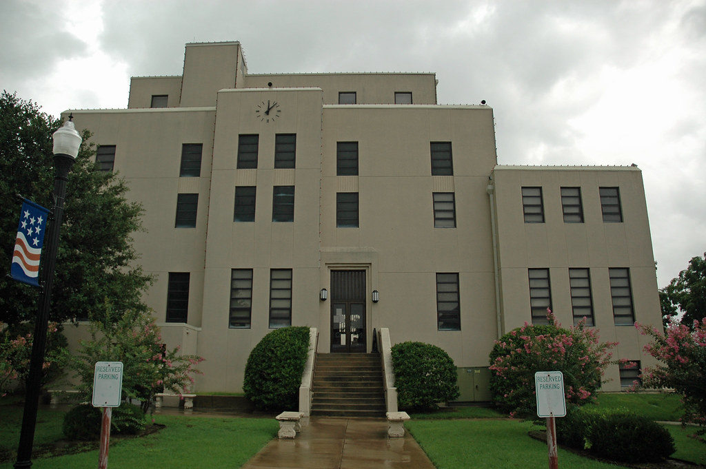 Titus County Courthouse The Titus County Courthouse in Mou… Flickr
