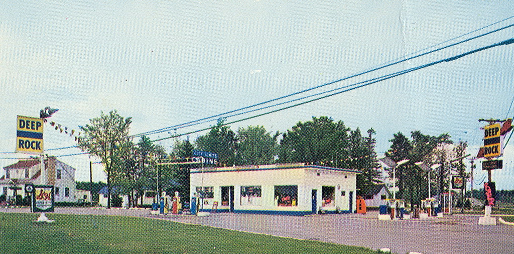 Sault Ste Marie MI UP City Limits Cabins Gas Station and G… Flickr