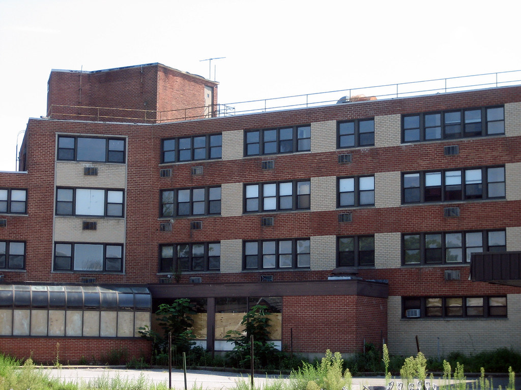 Hempstead General Hospital, NY The closed Hempstead Genera… Flickr