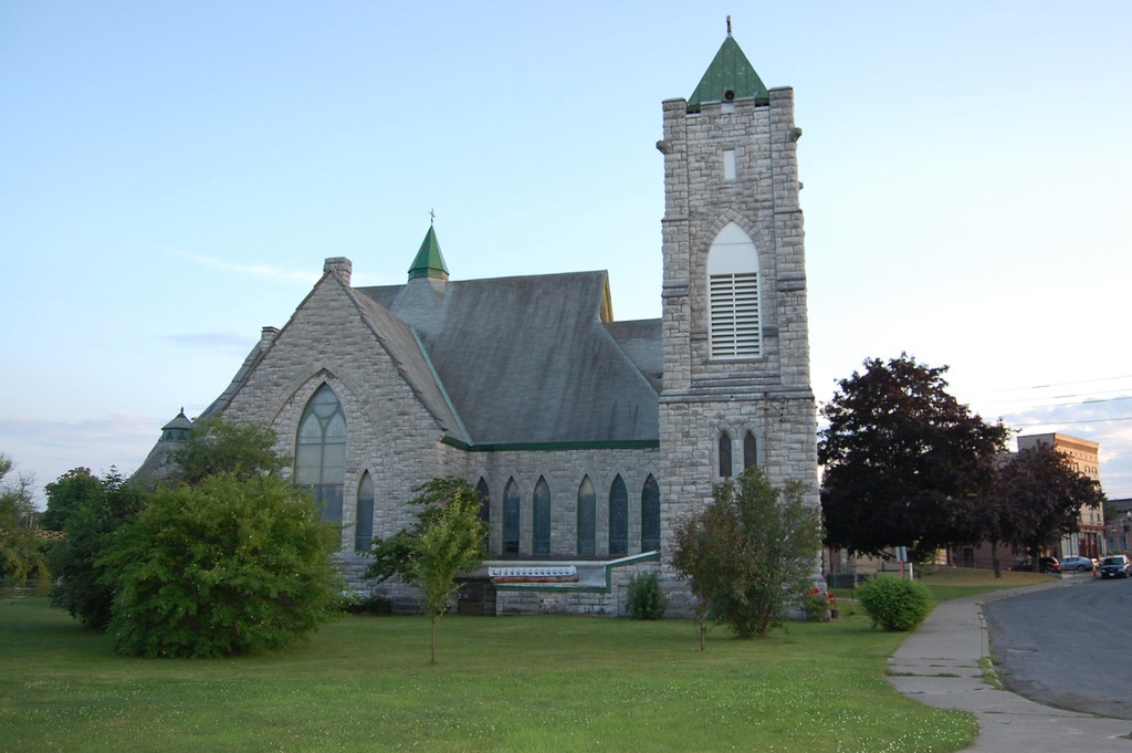 Trinity Episcopal Church Seneca Falls A side view shot o… Flickr
