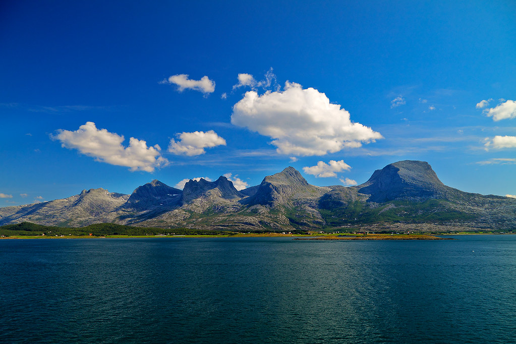 Syv Søstre De Syv Søstre (The Seven Sisters) is a mountain… Flickr