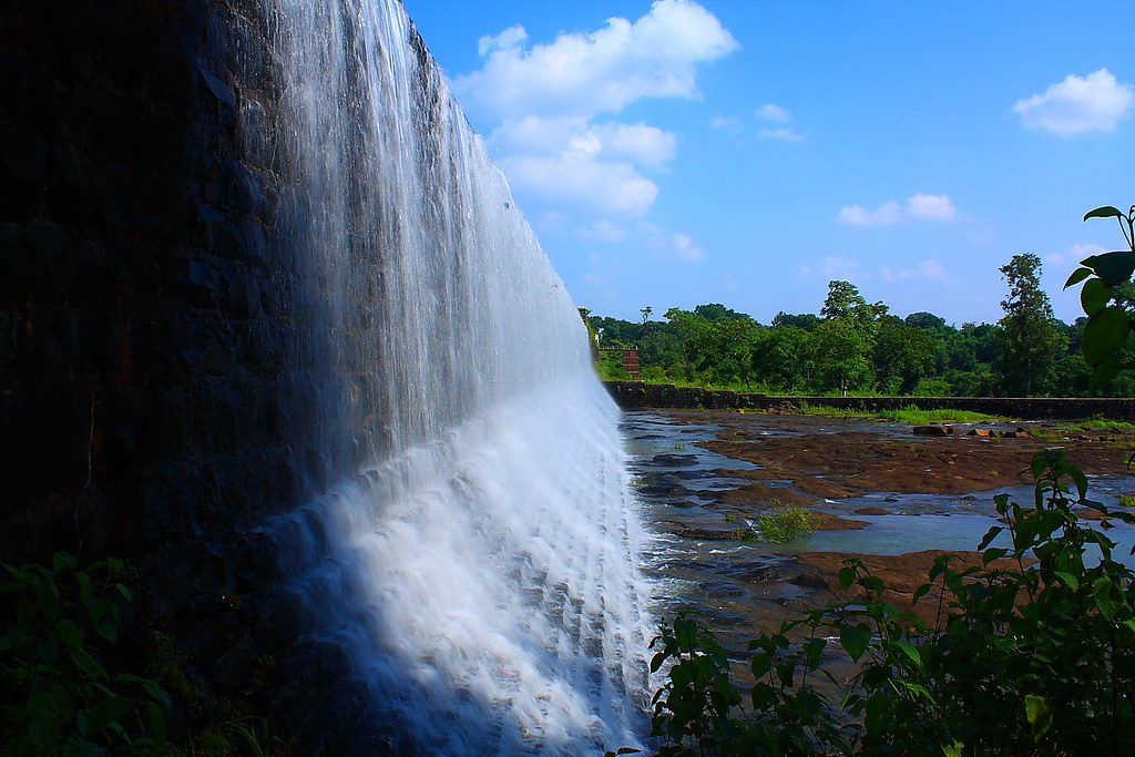 Khandari Water Works, Jabalpur, India. The spill dam at Kh… Flickr